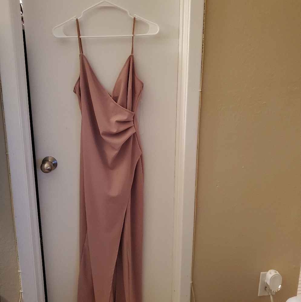 Long Pink Spaghetti-Strapped Dress ( 2 for 20$ 💟)
